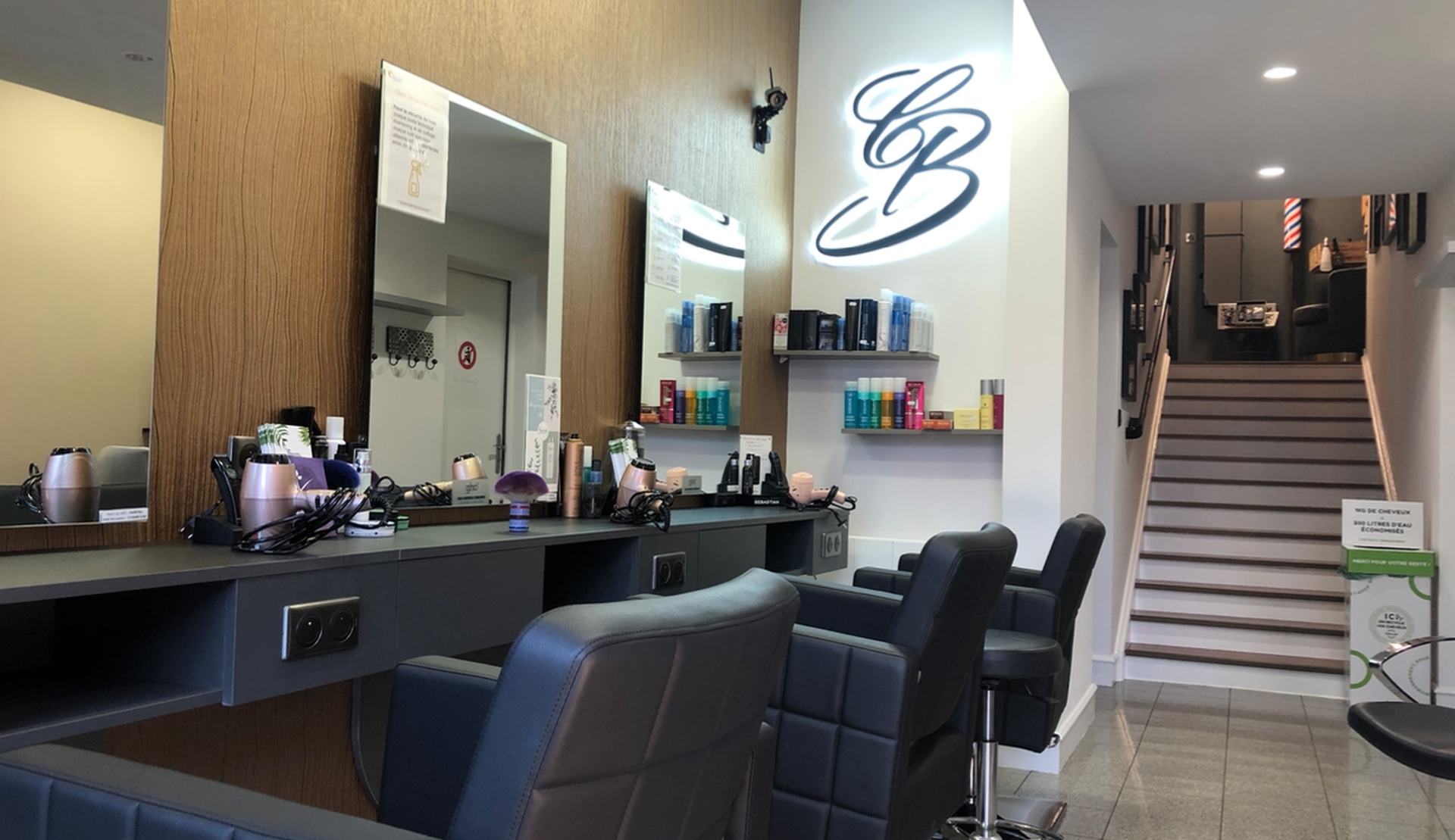 Rebell a Tiff salon de coiffure à Guichen